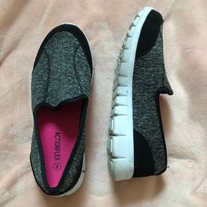 Actionflex non-slip resistant shoes